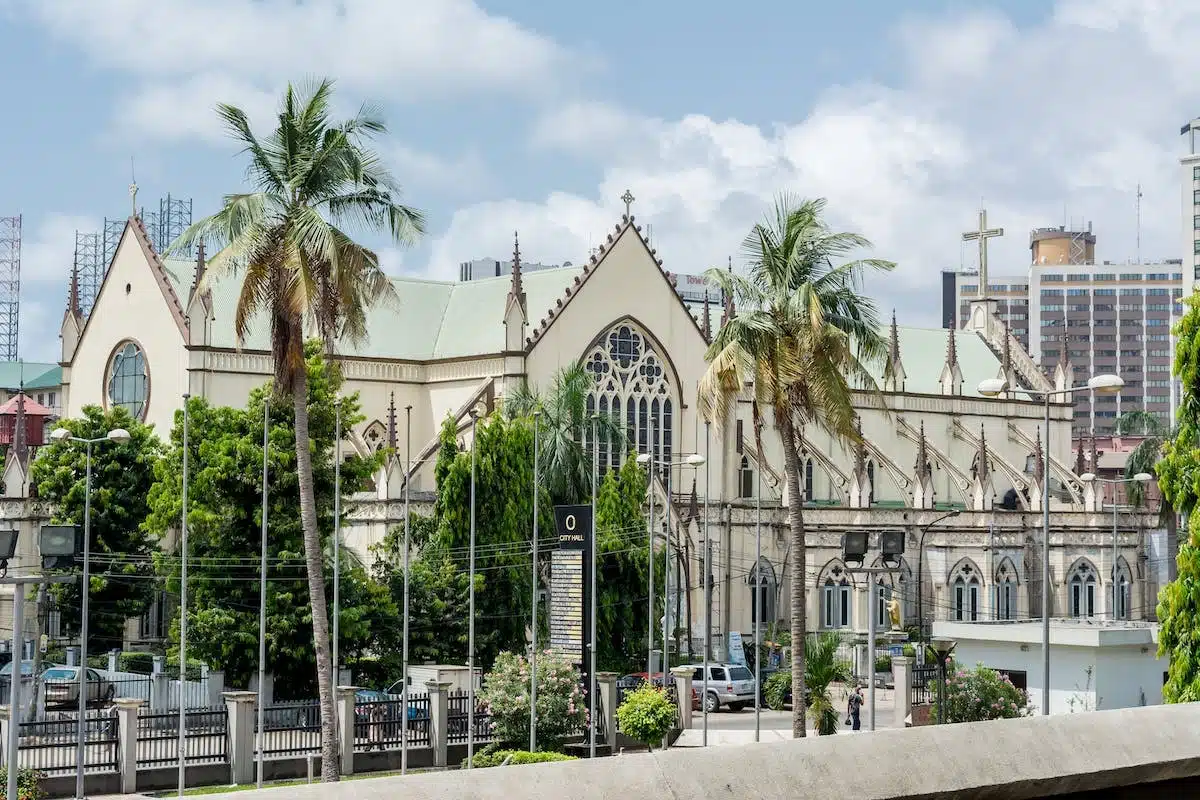 tribunal  associés