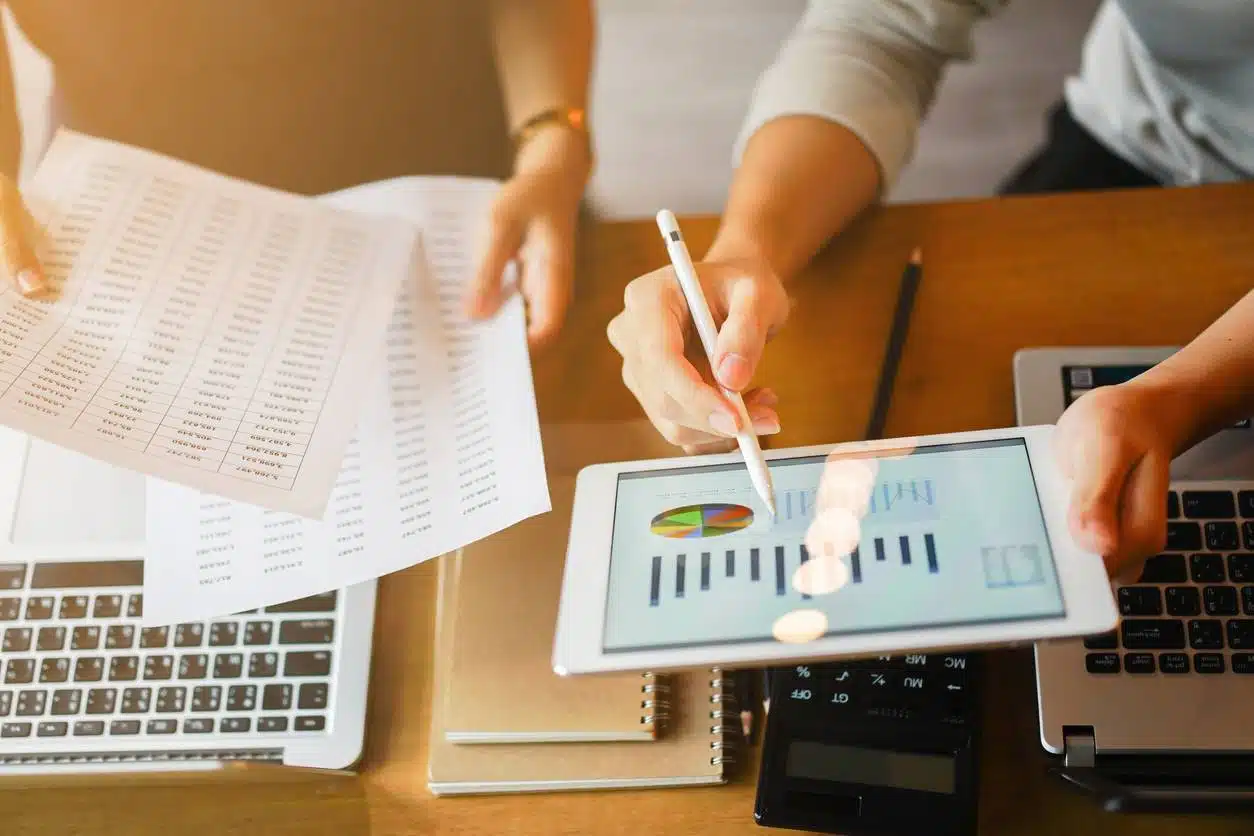 Avantages et inconvénients des publicités payées pour les entreprises
