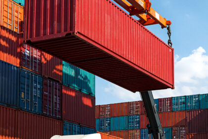 Quel conteneur maritime acheter pour créer un atelier, un bureau ou un espace de stockage ?